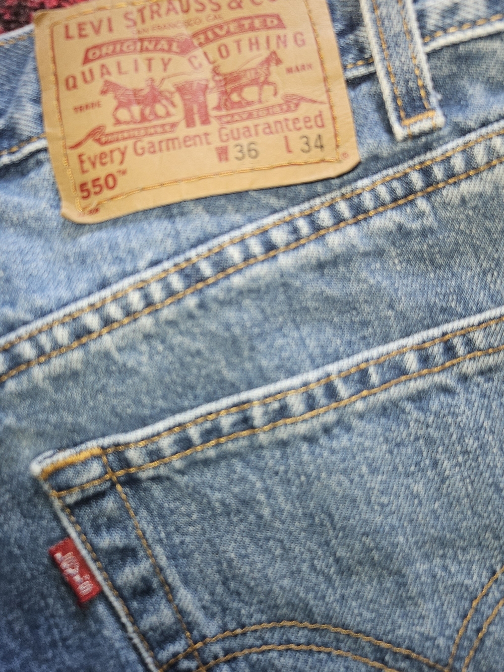 LIKE NEW! Levi's Men's Relaxed 550 Jeans in Light Blue Denim